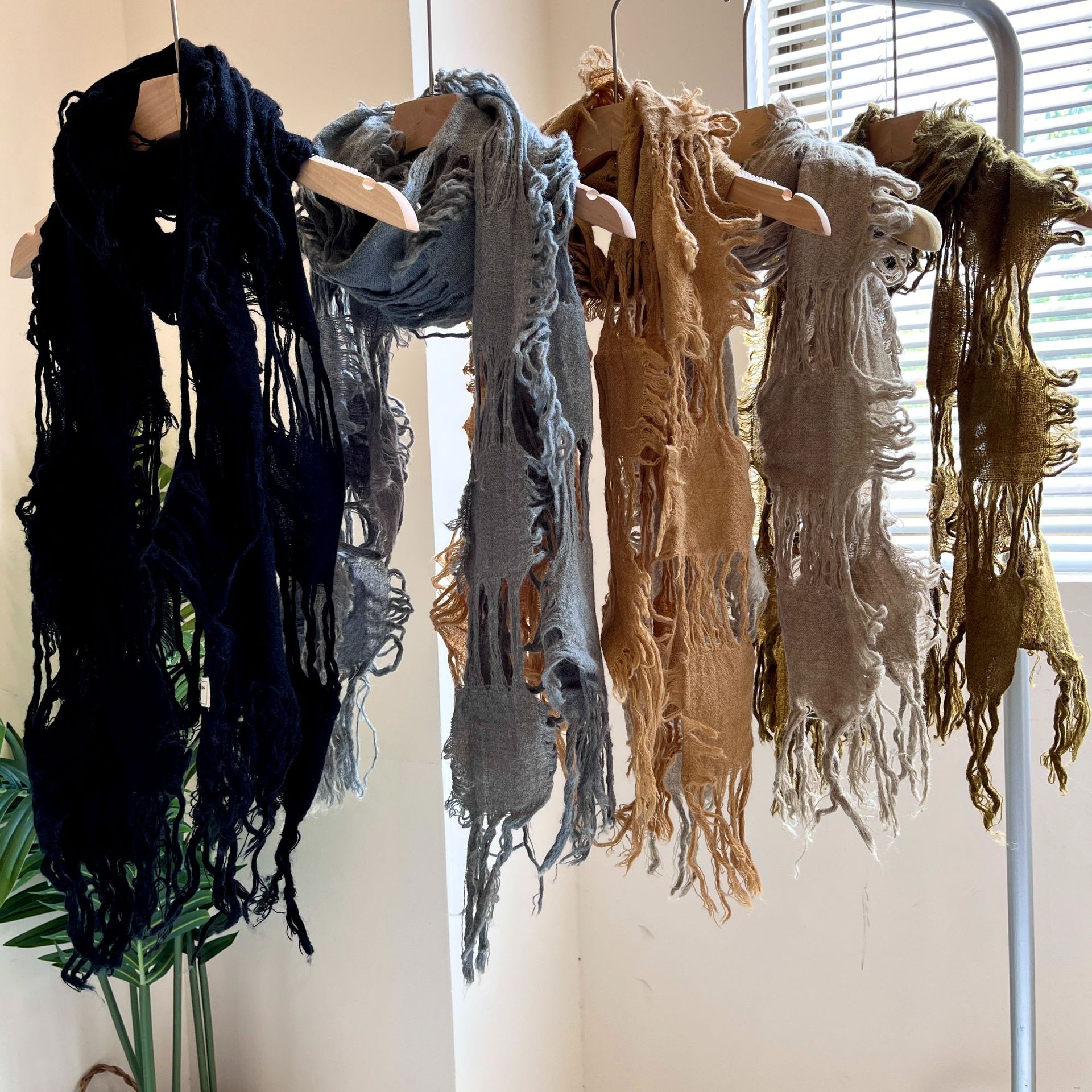 2025 New Fashion Ripped Hole T - Wool Scarf Men avis et prix